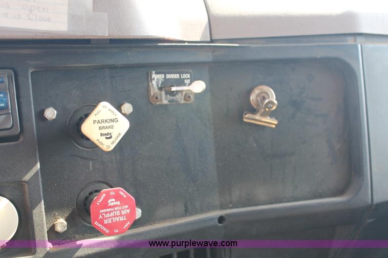 image for item C2714 1999 International 4900 dump truck