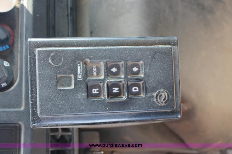 image for item C2714 1999 International 4900 dump truck