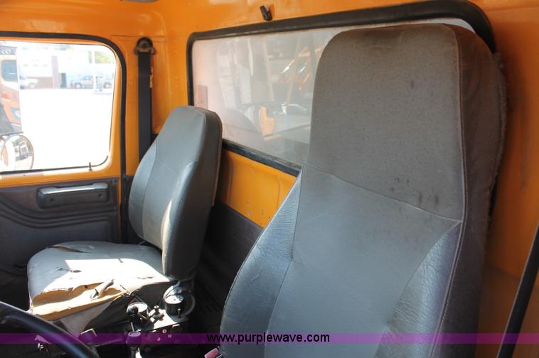 image for item C2714 1999 International 4900 dump truck