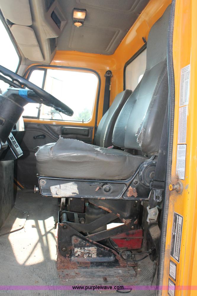 image for item C2714 1999 International 4900 dump truck