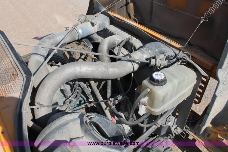 image for item C2714 1999 International 4900 dump truck