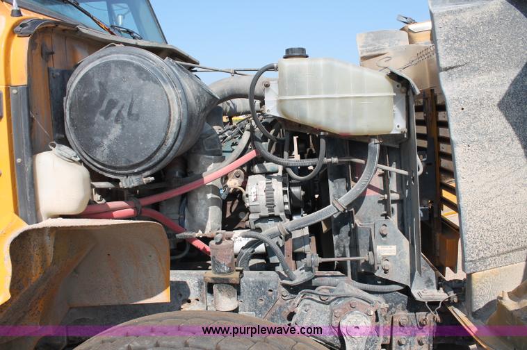 image for item C2714 1999 International 4900 dump truck