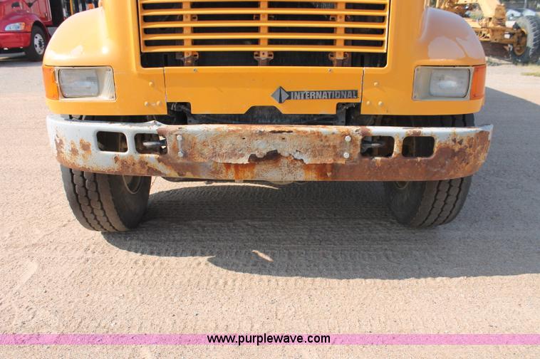 image for item C2714 1999 International 4900 dump truck