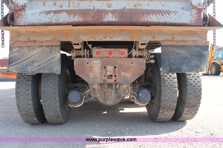 image for item C2714 1999 International 4900 dump truck