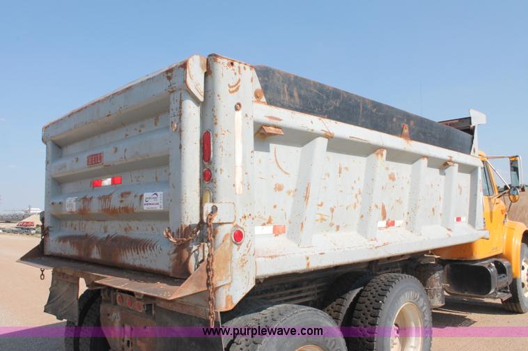 image for item C2714 1999 International 4900 dump truck