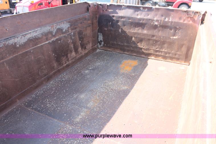 image for item C2714 1999 International 4900 dump truck