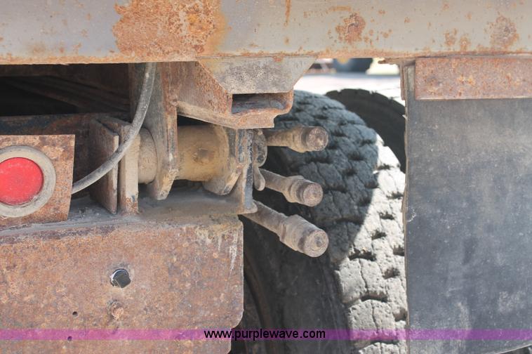 image for item C2714 1999 International 4900 dump truck