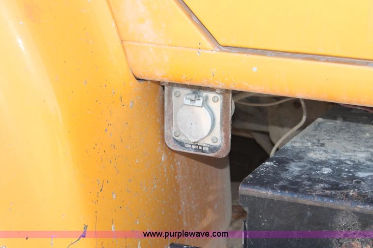 image for item C2714 1999 International 4900 dump truck