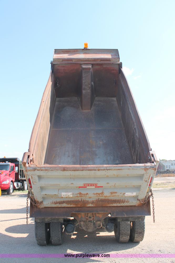 image for item C2714 1999 International 4900 dump truck