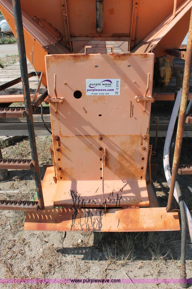 image for item C2714 1999 International 4900 dump truck