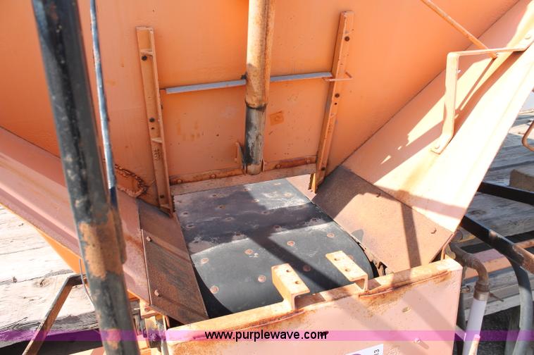 image for item C2714 1999 International 4900 dump truck