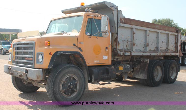 image for item C2715 1989 International S1900 dump truck
