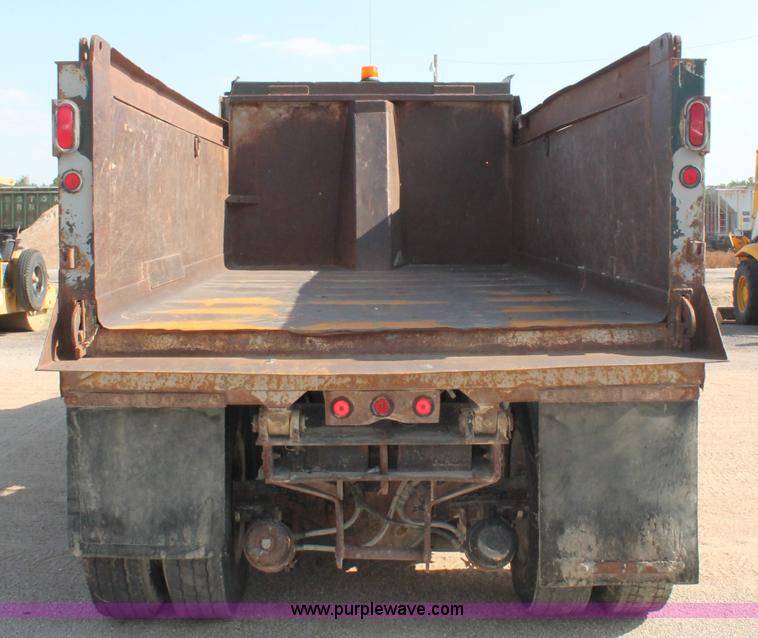 image for item C2715 1989 International S1900 dump truck