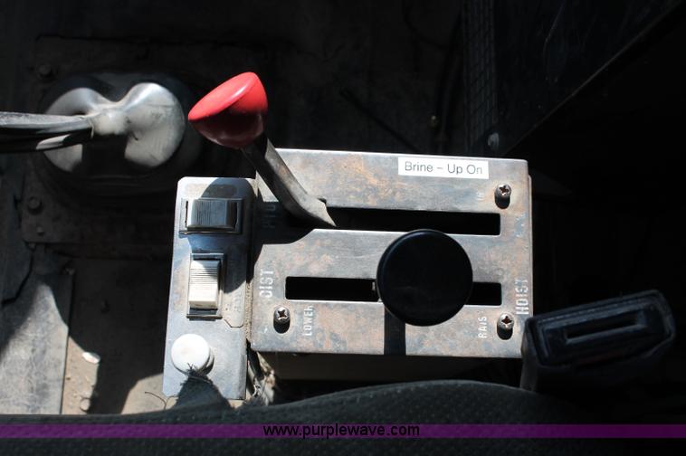 image for item C2715 1989 International S1900 dump truck