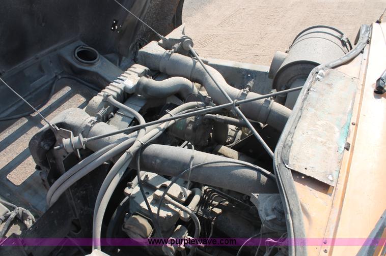 image for item C2715 1989 International S1900 dump truck