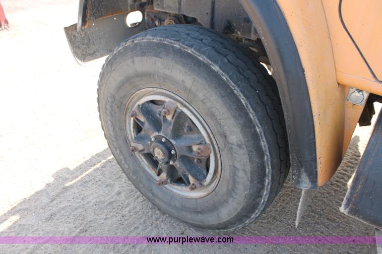 image for item C2715 1989 International S1900 dump truck