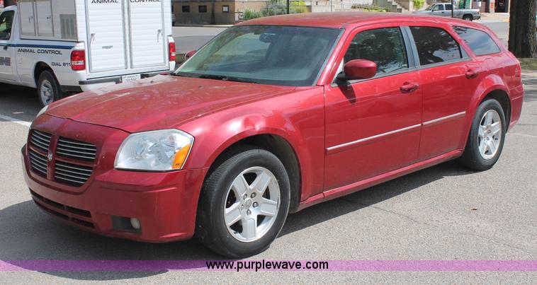 image for item C2758 2006 Dodge Magnum SXT