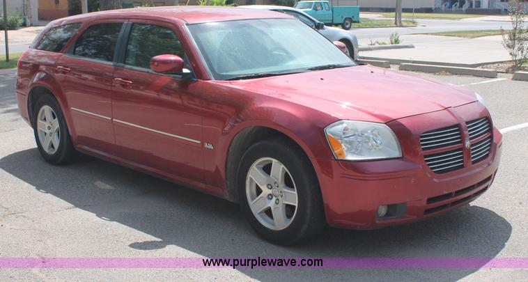 image for item C2758 2006 Dodge Magnum SXT