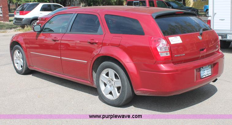 image for item C2758 2006 Dodge Magnum SXT