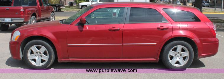 image for item C2758 2006 Dodge Magnum SXT
