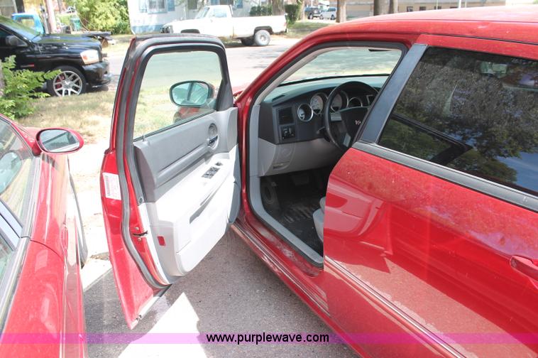 image for item C2758 2006 Dodge Magnum SXT