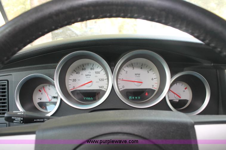 image for item C2758 2006 Dodge Magnum SXT