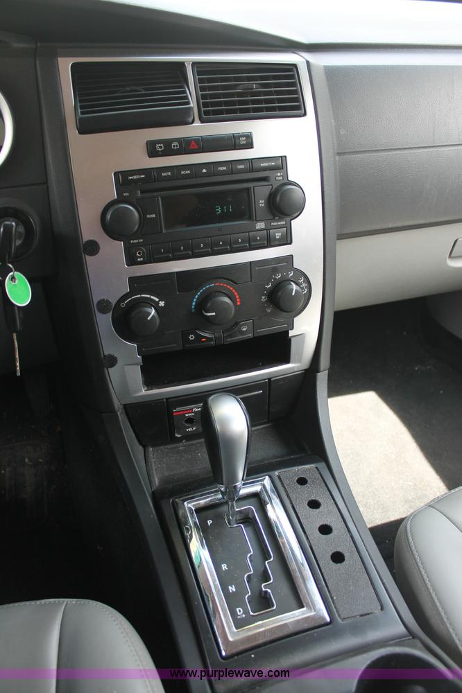 image for item C2758 2006 Dodge Magnum SXT