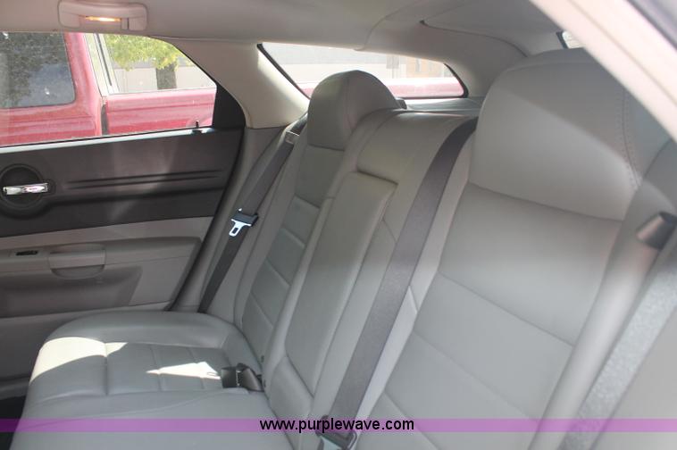 image for item C2758 2006 Dodge Magnum SXT