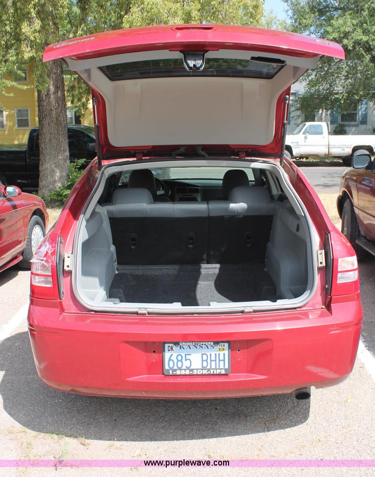 image for item C2758 2006 Dodge Magnum SXT