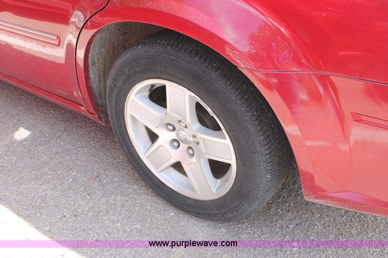 image for item C2758 2006 Dodge Magnum SXT