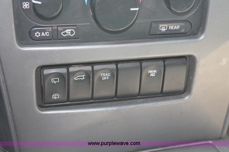 image for item C2760 2002 Buick Rendezvous CX SUV