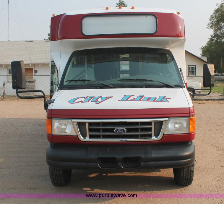 image for item C2761 2007 Ford E450 Super Duty transit bus