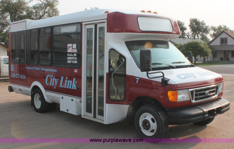 image for item C2761 2007 Ford E450 Super Duty transit bus