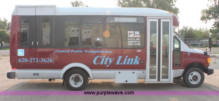 image for item C2761 2007 Ford E450 Super Duty transit bus