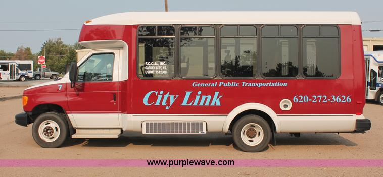 image for item C2761 2007 Ford E450 Super Duty transit bus