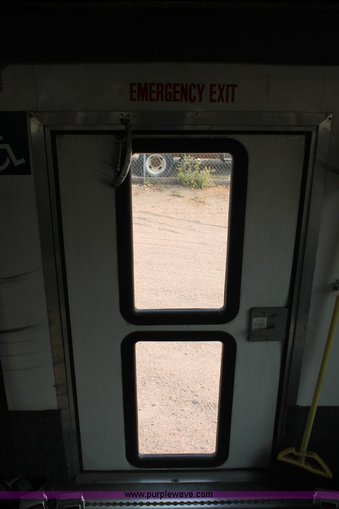 image for item C2761 2007 Ford E450 Super Duty transit bus