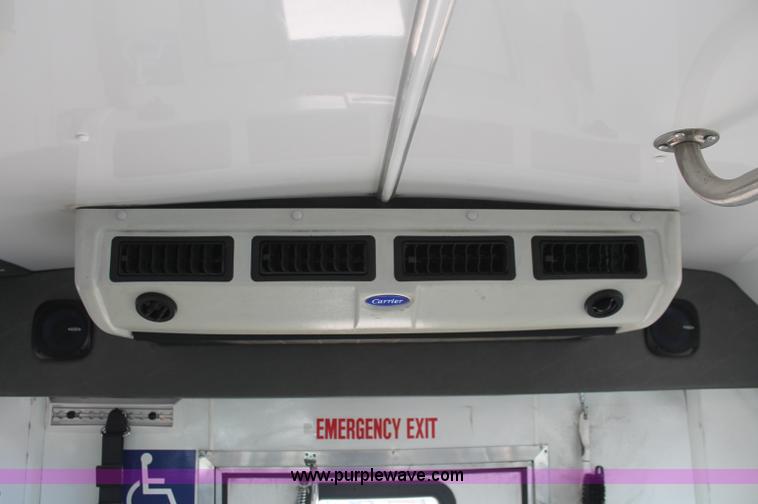 image for item C2761 2007 Ford E450 Super Duty transit bus