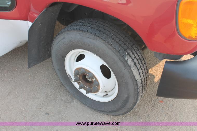 image for item C2761 2007 Ford E450 Super Duty transit bus