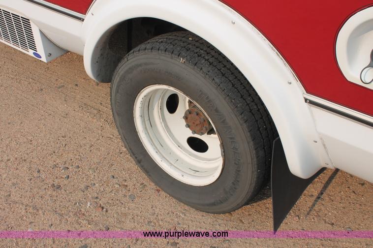 image for item C2761 2007 Ford E450 Super Duty transit bus