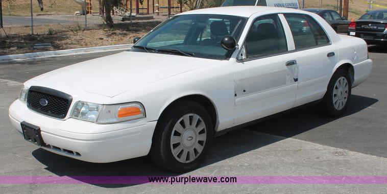 image for item C2774 2007 Ford Crown Victoria Police Interceptor