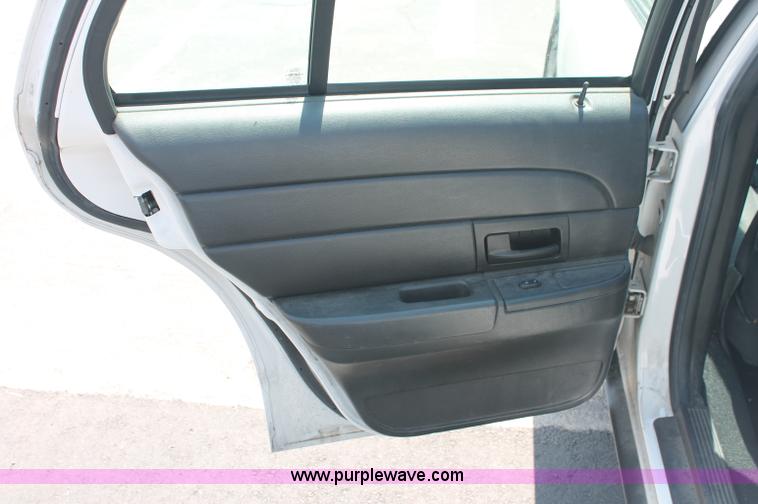 image for item C2774 2007 Ford Crown Victoria Police Interceptor