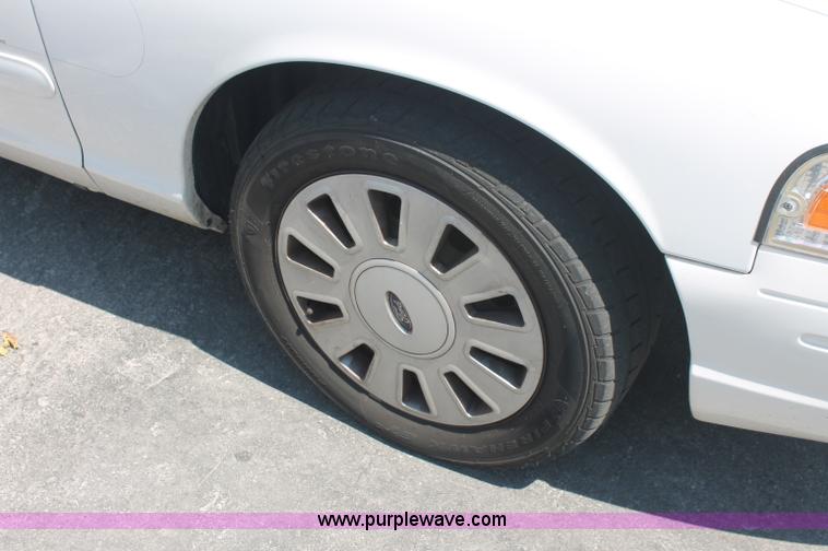 image for item C2774 2007 Ford Crown Victoria Police Interceptor