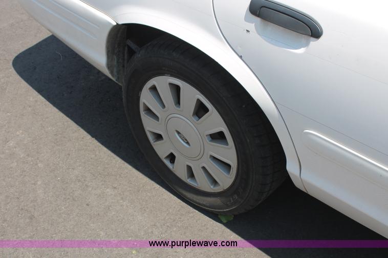 image for item C2774 2007 Ford Crown Victoria Police Interceptor