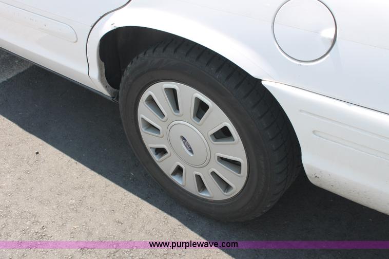 image for item C2774 2007 Ford Crown Victoria Police Interceptor