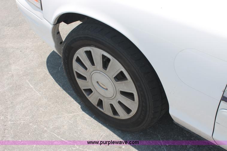 image for item C2774 2007 Ford Crown Victoria Police Interceptor