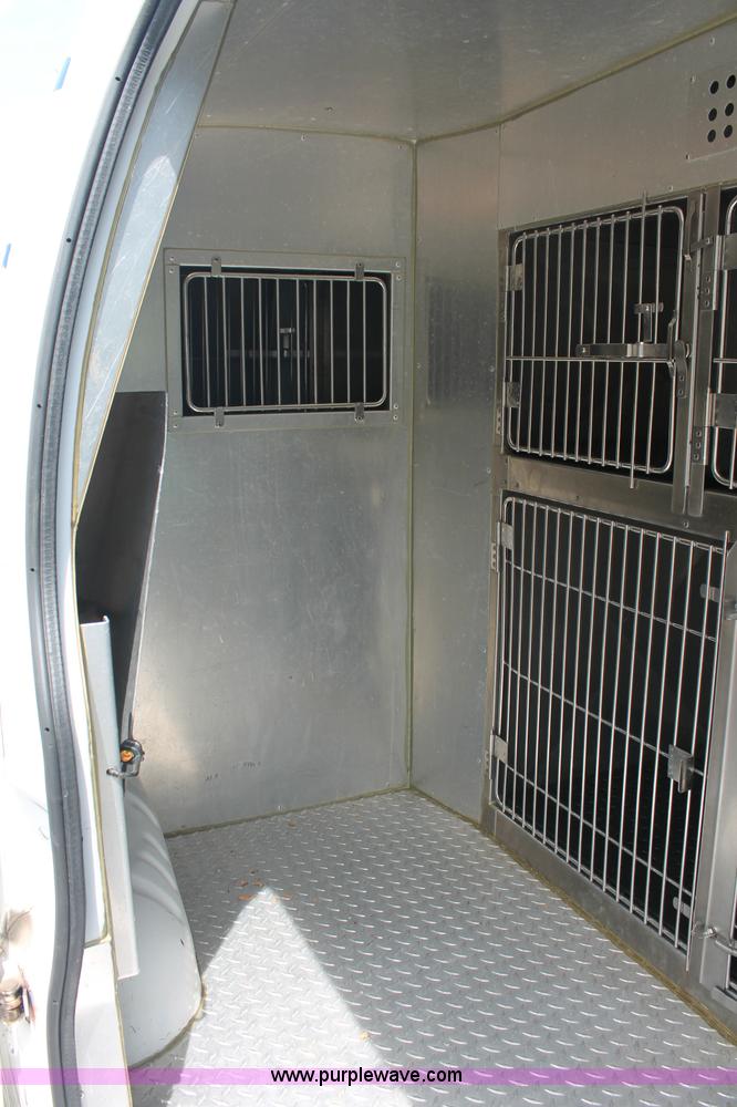 image for item C2777 2002 Chevrolet G2500 Express cargo van