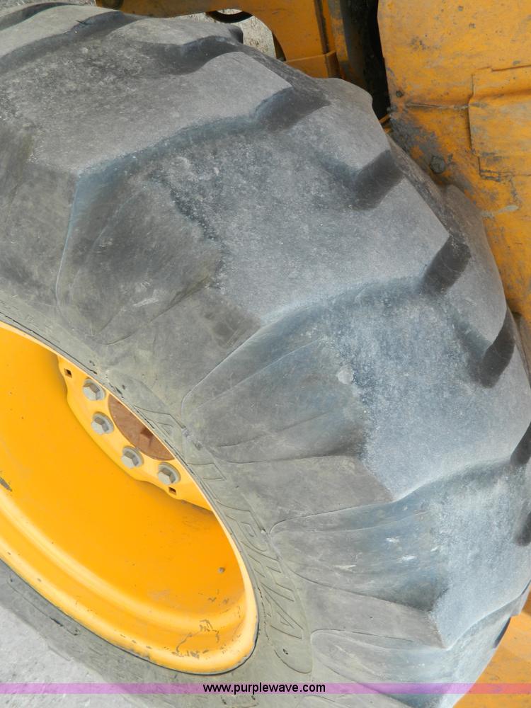 image for item D3859 1990 John Deere 310C backhoe