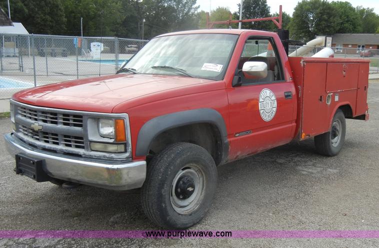 image for item D4395 1998 Chevrolet Cheyenne K2500 pickup truck