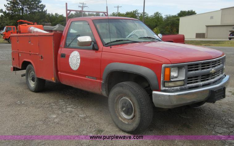 image for item D4395 1998 Chevrolet Cheyenne K2500 pickup truck