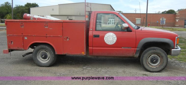 image for item D4395 1998 Chevrolet Cheyenne K2500 pickup truck